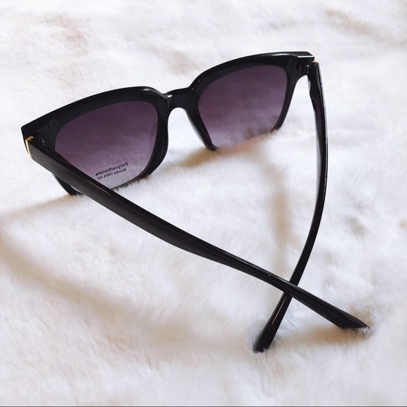 Jacob Black Classic Square Sunglasses - Picture 8 of 10